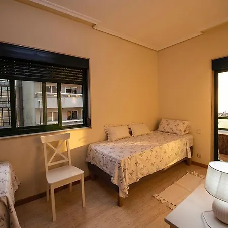 Apartamento Primera Linea De Playa Samil * Vigo